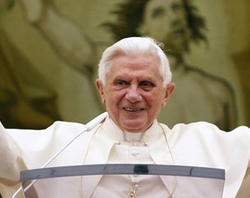 http://www.catholicnewsagency.com/images/ppcastelgandolfoangelu.jpg